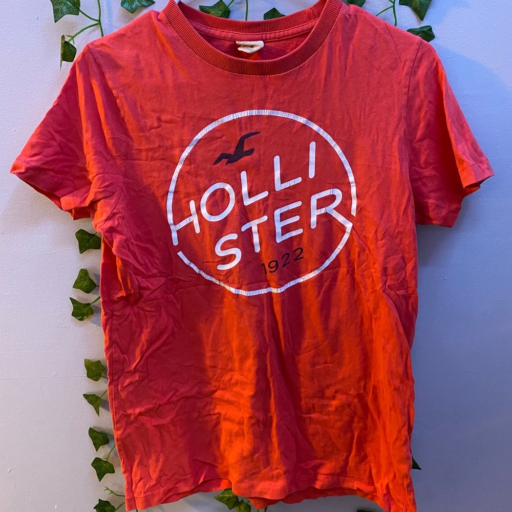 holister old school tee